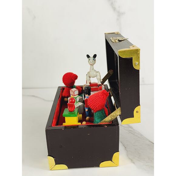 Enesco Wood Toybox Christmas Treasure Chest Music Box w/ Mirror 5" TESTED Vtg - Picture 9 of 16